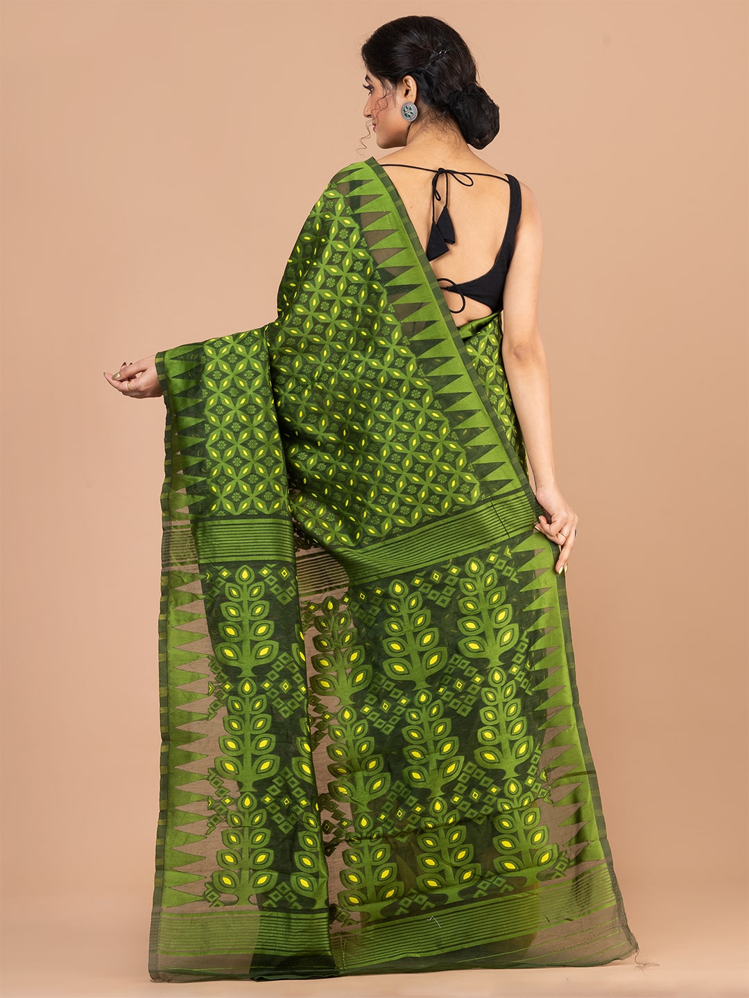 1_0051_HR 2_0020s_0004_DSC00229-min